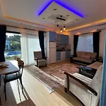 Sea Life Homes Aparthotel 4*