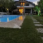 Sea Life Homes Aparthotel 4*