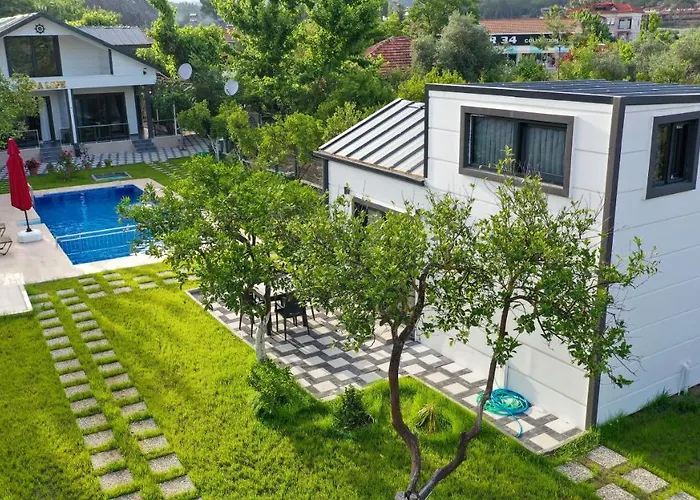 Sea Life Homes Apart-hotel 4*
